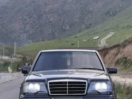 Mercedes-Benz E 280 1995 года за 2 700 000 тг. в Тараз