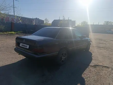 Mercedes-Benz E 200 1993 года за 1 600 000 тг. в Петропавловск – фото 5