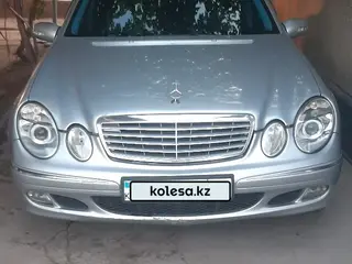 Mercedes-Benz E 240