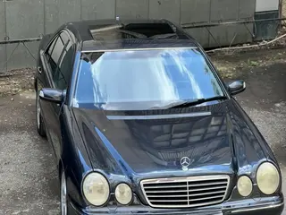 Mercedes-Benz E 320