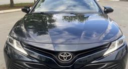 Toyota Camry 2018 года за 11 500 000 тг. в Усть-Каменогорск – фото 2