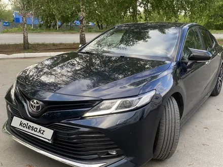 Toyota Camry 2018 года за 11 500 000 тг. в Усть-Каменогорск – фото 3