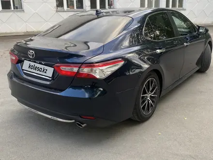 Toyota Camry 2018 года за 11 500 000 тг. в Усть-Каменогорск – фото 4