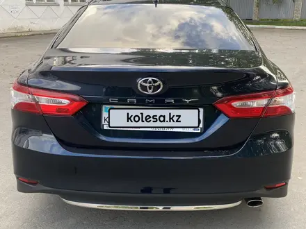 Toyota Camry 2018 года за 11 500 000 тг. в Усть-Каменогорск – фото 5