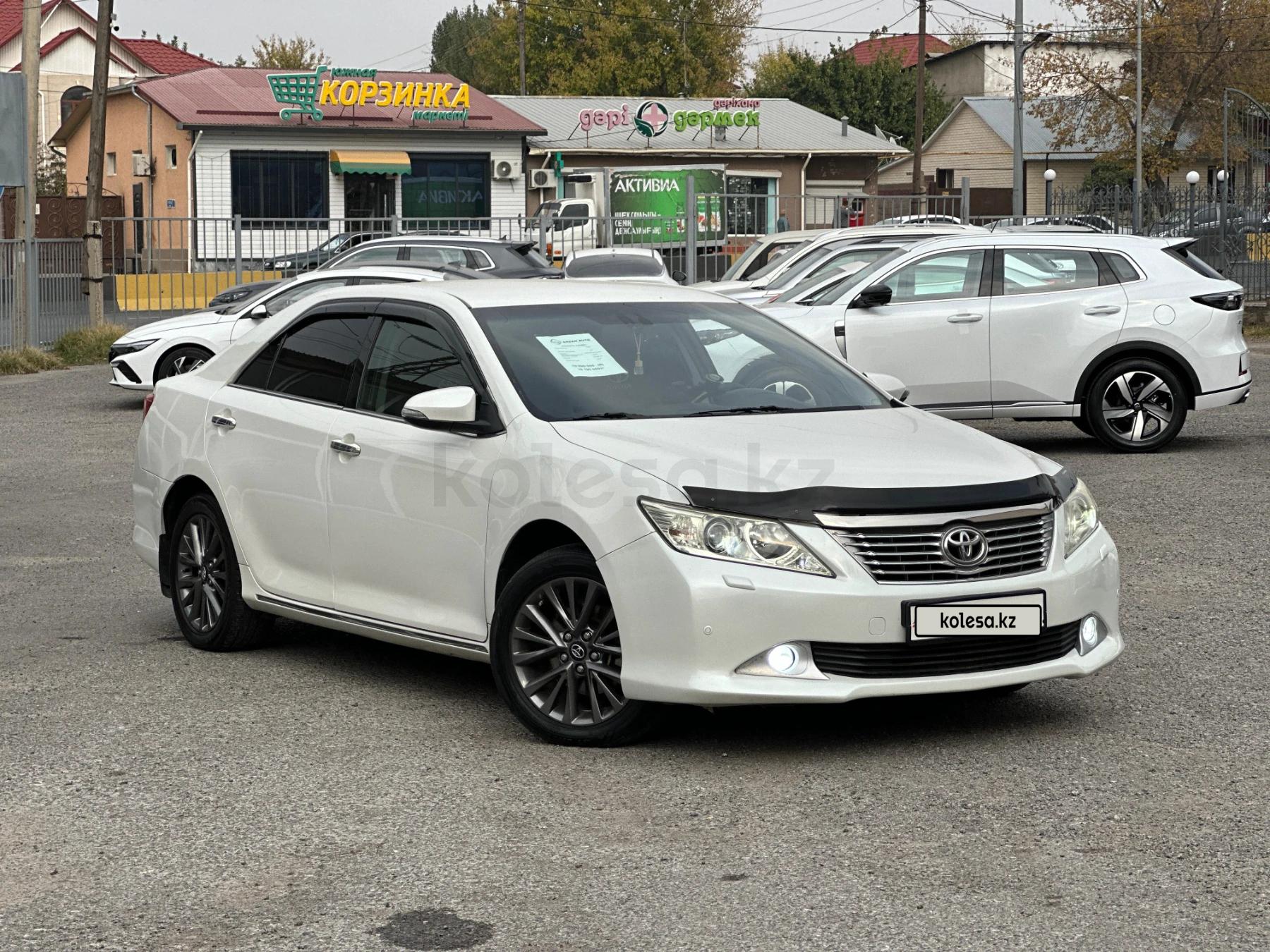 Toyota Camry 2012 г.