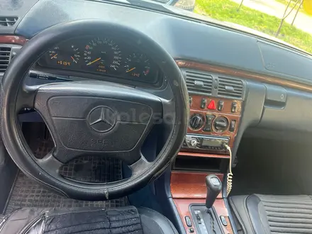 Mercedes-Benz E 280 1996 года за 2 100 000 тг. в Алматы – фото 4