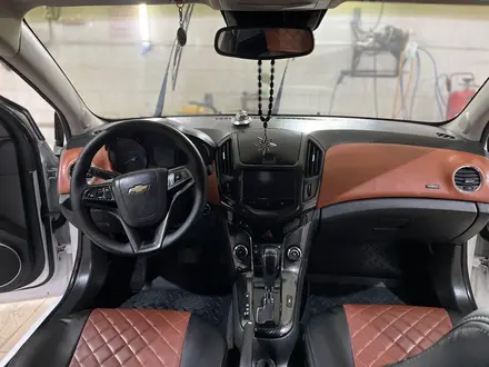 Chevrolet Cruze 2014 года за 4 400 000 тг. в Уральск – фото 6
