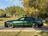 BMW 740 2023 года за 62 990 000 тг. в Астана – фото 2