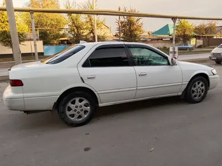 Toyota Camry 1997 года за 2 850 000 тг. в Алматы – фото 6