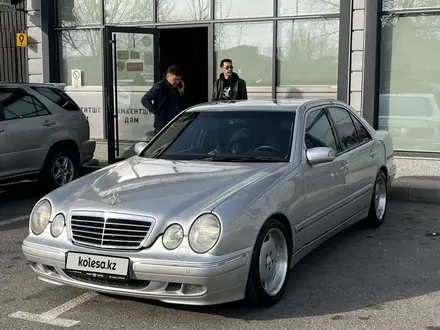 Mercedes-Benz E 320 2001 года за 4 700 000 тг. в Шымкент – фото 3