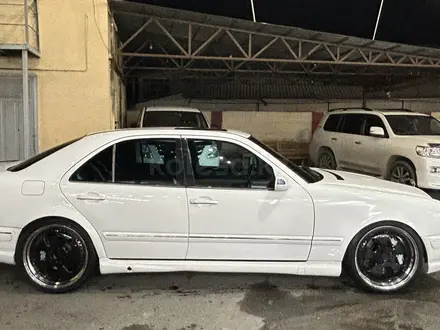 Mercedes-Benz E 55 AMG 2000 года за 12 000 000 тг. в Шымкент – фото 3