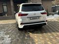 Lexus LX 570 2018 годаүшін44 000 000 тг. в Алматы – фото 2