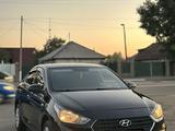 Hyundai Accent 2019 года за 6 500 000 тг. в Усть-Каменогорск – фото 2
