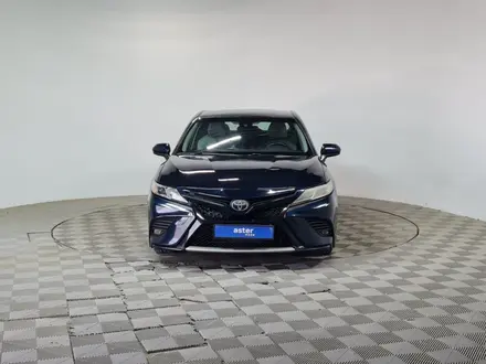 Toyota Camry 2019 года за 9 390 000 тг. в Алматы – фото 2