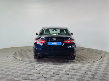 Toyota Camry 2019 года за 9 390 000 тг. в Алматы – фото 6