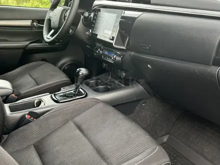Toyota Hilux 2022 года за 28 000 000 тг. в Алматы – фото 9