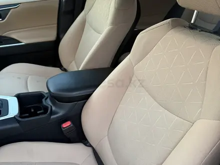 Toyota RAV4 2022 года за 12 700 000 тг. в Актау – фото 7