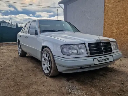 Mercedes-Benz E 230 1986 года за 1 100 000 тг. в Кызылорда – фото 2