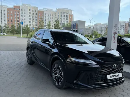 Lexus RX 350 2024 года за 40 000 000 тг. в Астана