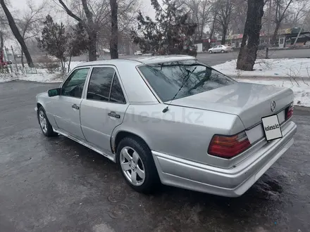 Mercedes-Benz E 280 1993 года за 1 600 000 тг. в Алматы – фото 5