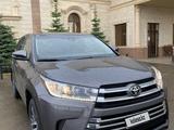 Toyota Highlander 2019 годаүшін15 500 000 тг. в Уральск – фото 2