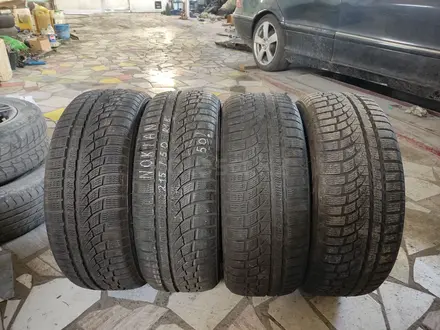 215/50 r18 Nokian за 55 000 тг. в Караганда