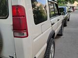 Land Rover Discovery 1999 года за 3 300 000 тг. в Алматы – фото 2