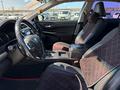 Toyota Camry 2017 года за 7 800 000 тг. в Атырау – фото 12