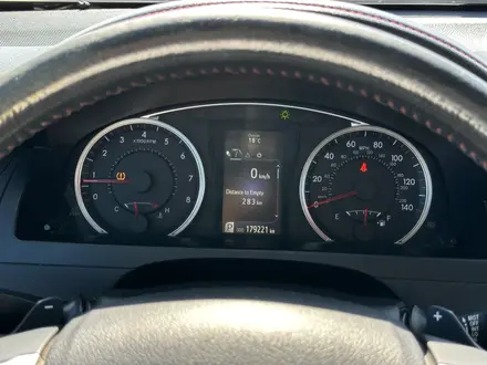 Toyota Camry 2017 года за 7 800 000 тг. в Атырау – фото 18