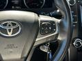 Toyota Camry 2017 года за 7 800 000 тг. в Атырау – фото 20