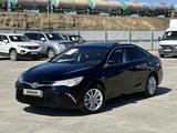 Toyota Camry 2017 годаүшін7 800 000 тг. в Атырау