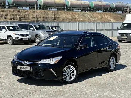 Toyota Camry 2017 года за 7 800 000 тг. в Атырау