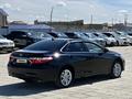 Toyota Camry 2017 года за 7 800 000 тг. в Атырау – фото 5