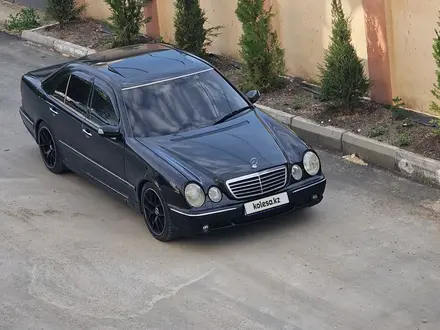 Mercedes-Benz E 320 1999 года за 3 000 000 тг. в Атырау – фото 12