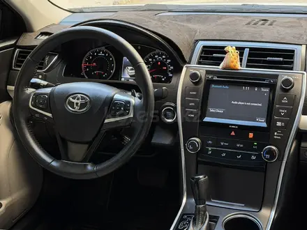 Toyota Camry 2016 года за 6 900 000 тг. в Атырау – фото 10