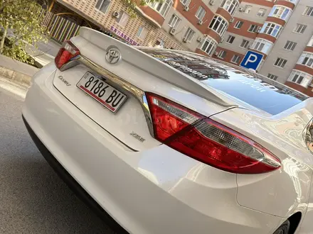 Toyota Camry 2016 года за 6 900 000 тг. в Атырау – фото 22