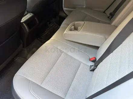 Toyota Camry 2016 года за 6 900 000 тг. в Атырау – фото 8