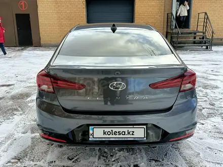 Hyundai Elantra 2019 года за 8 000 000 тг. в Усть-Каменогорск – фото 4