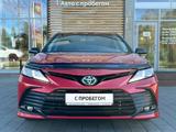 Toyota Camry 2021 года за 14 300 000 тг. в Костанай – фото 2