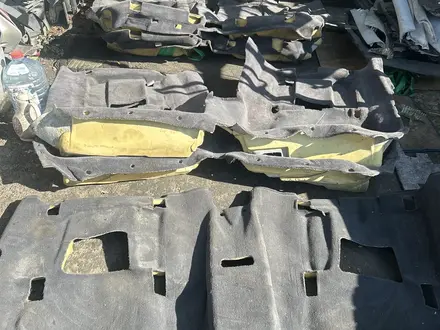 Ковралан полики по салону стойки пластик за 50 000 тг. в Алматы – фото 6