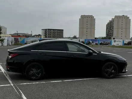 Hyundai Elantra 2021 года за 9 500 000 тг. в Атырау – фото 8