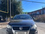 Volkswagen Passat 2006 годаүшін2 300 000 тг. в Актобе