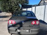 Volkswagen Passat 2006 годаүшін2 300 000 тг. в Актобе – фото 2