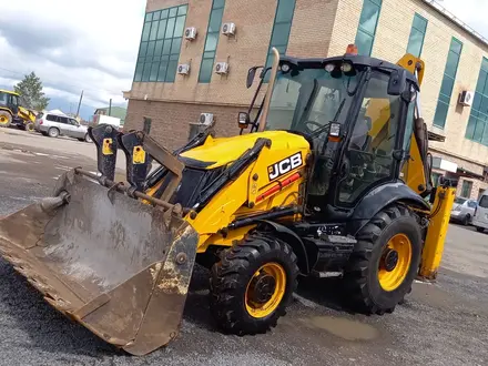 JCB  JCB 3X 4T 2013 года за 27 000 000 тг. в Астана