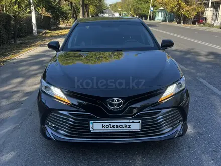 Toyota Camry 2019 года за 15 800 000 тг. в Шымкент