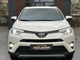 Toyota RAV4 2017 годаfor12 750 000 тг. в Караганда – фото 3