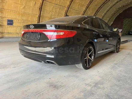 Hyundai Grandeur 2014 года за 9 150 000 тг. в Тараз – фото 21