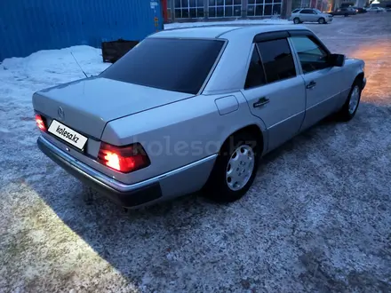 Mercedes-Benz E 220 1992 года за 1 900 000 тг. в Павлодар – фото 11