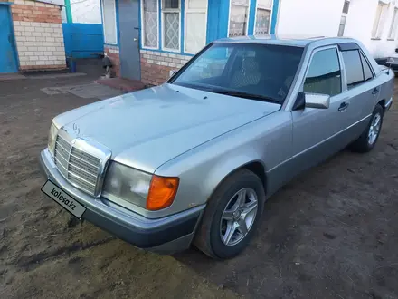 Mercedes-Benz E 220 1992 года за 1 900 000 тг. в Павлодар – фото 7