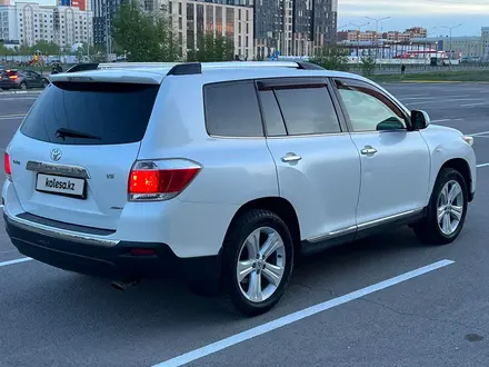 Toyota Highlander 2014 года за 14 000 000 тг. в Астана – фото 2